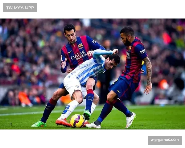 汉堡中场传导控制比赛节奏 超六成控球率展体系化进攻组织